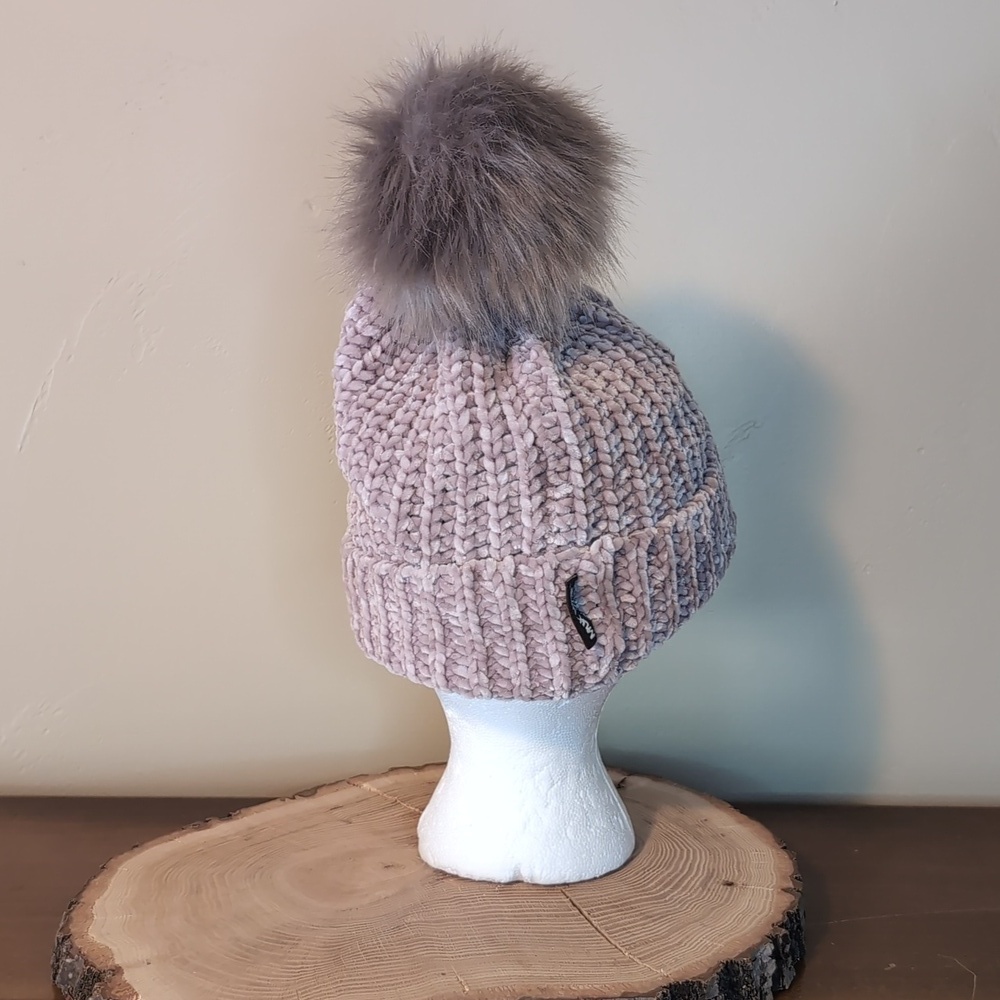 Women’s Muk Luks Faux Fur Pom Chenelle Winter Hat Beanie - Picture 4 of 9